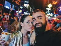 Юлия Санина опубликовала забавное видео с мужем и слоном