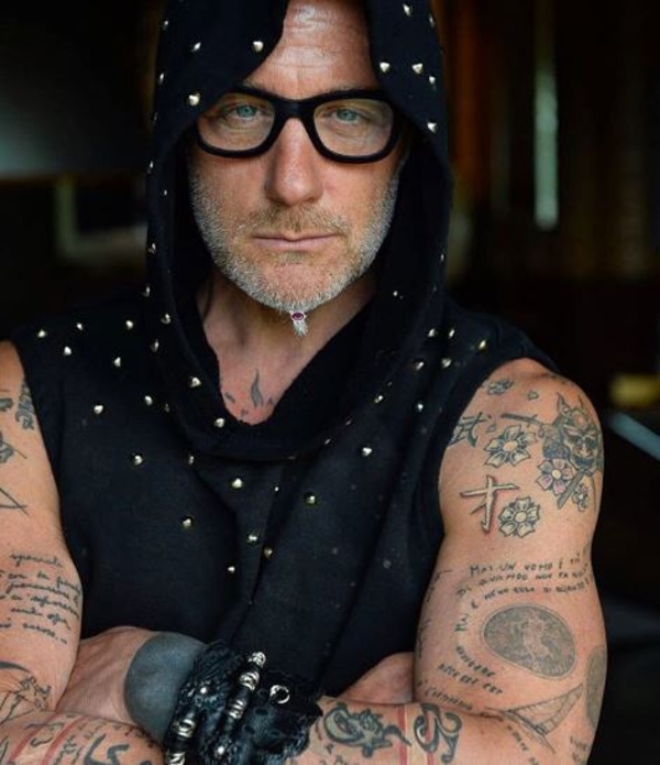 Потап покрасил свою бороду