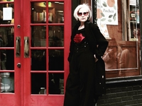 Пять модных блогеров, которые научат одеваться женщин за 50