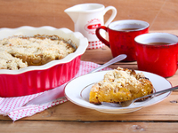 Яблочный пирог с посыпкой: три вкусные идеи