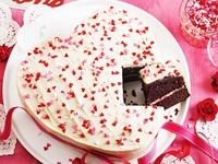 Как приготовить торт Красный бархат в виде сердца