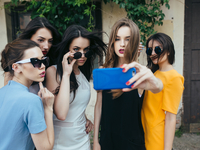 Какие угрозы подстерегают в социальных сетях