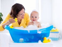 В какой воде купать ребенка: советы молодым мамам
