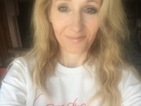 Джоан Роулинг ответила фанатам, которые захотели сжечь книги о Гарри Поттере