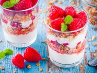 Полезный завтрак: три рецепта с овсяными хлопьями