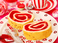 Что приготовить на День Валентина: бисквитный рулет с желе