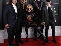 Grammy 2017: эпатажная Lady Gaga удивила номером с группой Metallica