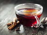 Как приготовить глинтвейн с медом и пряностями