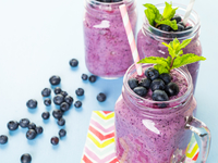 Смузи из черники и апельсинового сока