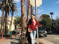 Беременная Анна Седокова сняла чувственный клип на песню Первая любовь