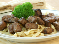 Паста с куриной печенью и брокколи