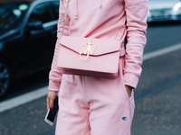 Что носят в Лондоне: яркие образы street style