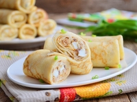 Блины на Масленицу с рисом и яйцом