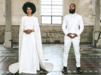 Звезды, которые выбрали для свадьбы необычные платья