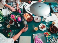 Три идеи для творческого девичника на 8 марта