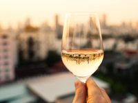 Тосты на 8 Марта: о любви, нежности и женщинах