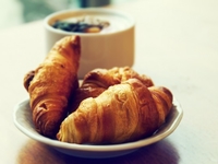 Постные круассаны с корицей