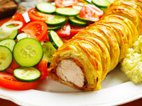 Запеченное мясо в слоеном тесте