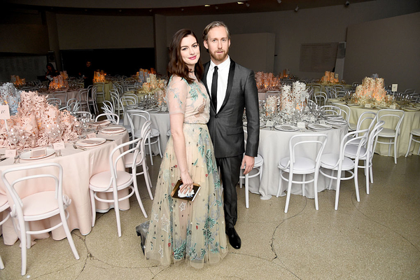 Энн Хэтэуэй высказалась об отношениях с мужем