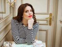 Беременная Анастасия Стоцкая упала с лестницы