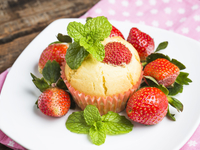 Маффины с замороженной клубникой