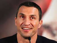 Кличко в махровом халате выложил видео со своего дня рождения