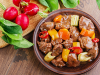 Жаркое из картофеля с говядиной и овощами