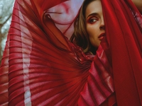 В новом клипе TAYANNA плавала полуобнаженной при температуре +3