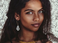 21-летняя модель с обложки Vogue найдена мертвой в общежитии