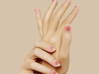 Пять идей для летнего маникюра