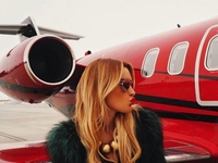 ТОП-7 самых странных запросов звезд во время частных перелетов