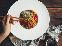 Китайская лапша с говядиной: три вкусные идеи