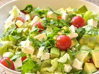 Весенний салат из авокадо с фетой