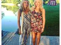 Дочь и экс-супруга Трампа вышли в свет в одинаковых рок-образах