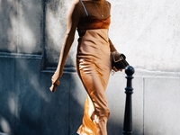 Street style: 10 образов с платьем-комбинацией