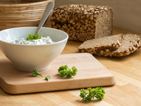 Творожный соус дип с зеленью и чесноком