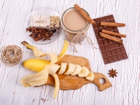 Лёгкий напиток: бананово-шоколадный коктейль