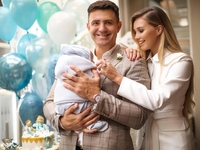 Николай Тищенко крестил сына: фото счатливого семейства