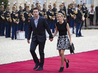 Дочь Брижит Макрон вступилась за мать: Да вы просто завидуете