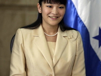 Принцесса Японии решила выйти замуж за промоутера и отказаться от титула