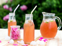 Компот из ревеня и каркаде