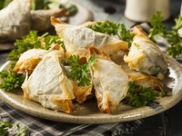 Закуска из лаваша на сковороде