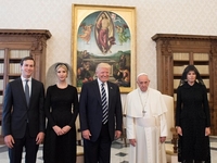Дональд, Меланья и Иванка Трамп встретились с Папой Римским в Ватикане
