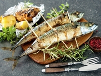 Скумбрия на гриле с лимоном