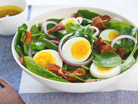 Салаты из свежего шпината: ТОП-5 рецептов