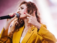 Стильная молодежь на концерте Луны: Instagram-отчет