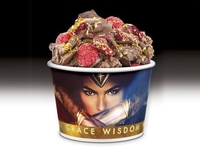 Чудо-женщина: в Америке выпустили мороженое к премьере фильма