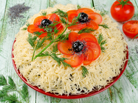 Салат Маки с курицей и грибами