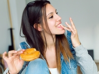 5 привычек в питании, которые старят раньше времени