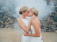 Однополая любовь: трогательные фото со свадеб